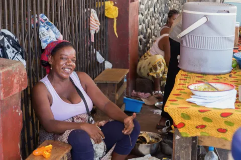 Smiling street vendor, Diego Suarez, Madagascar — Nicolas Marincic