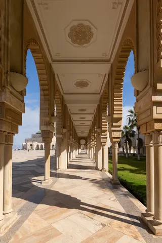 Arcade gallery of the Hassan II Mosque, Casablanca, Morocco — Nicolas Marincic