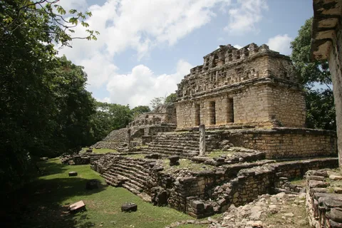 Structure 33, Yaxchilán, Mexique — Nicolas Marincic