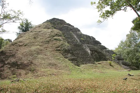Mundo Perdido pyramid, Tikal, Guatemala — Nicolas Marincic