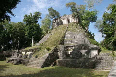 Temple on a terraced platform, Nakum, Guatemala — Nicolas Marincic