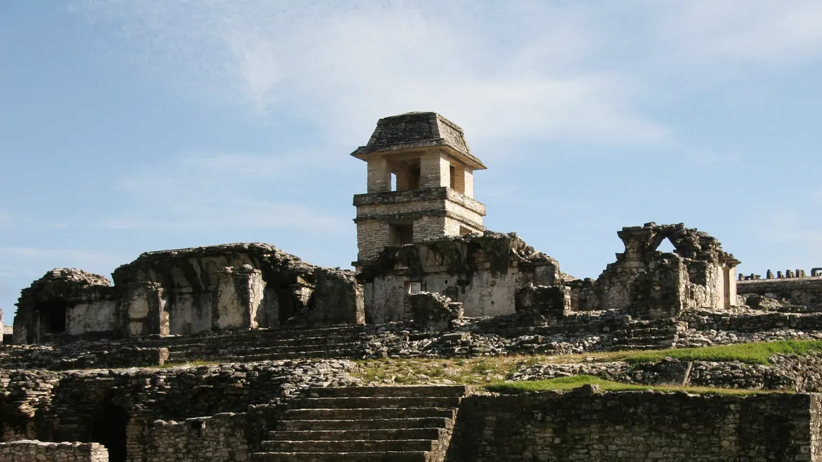 Le Palais et sa tour, Palenque, Mexique — Nicolas Marincic