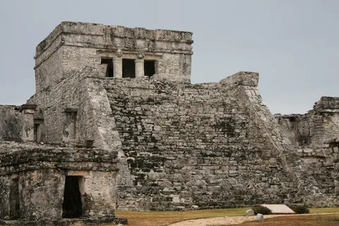 El Castillo, Tulum, Mexique — Nicolas Marincic