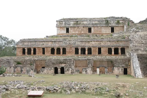 Grand Palais de Sayil, Mexique — Nicolas Marincic