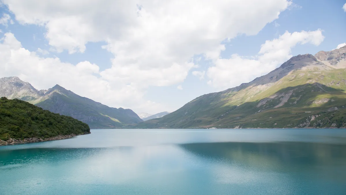 Turquoise waters of Lac du Mont-Cenis, France — Nicolas Marincic