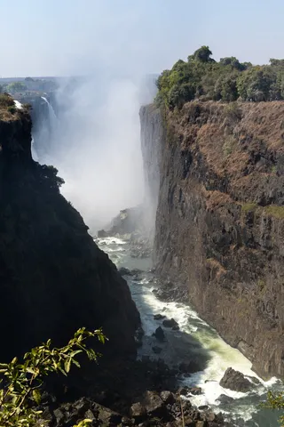 Cliffs and spray, Victoria Falls, Zimbabwe — Nicolas Marincic