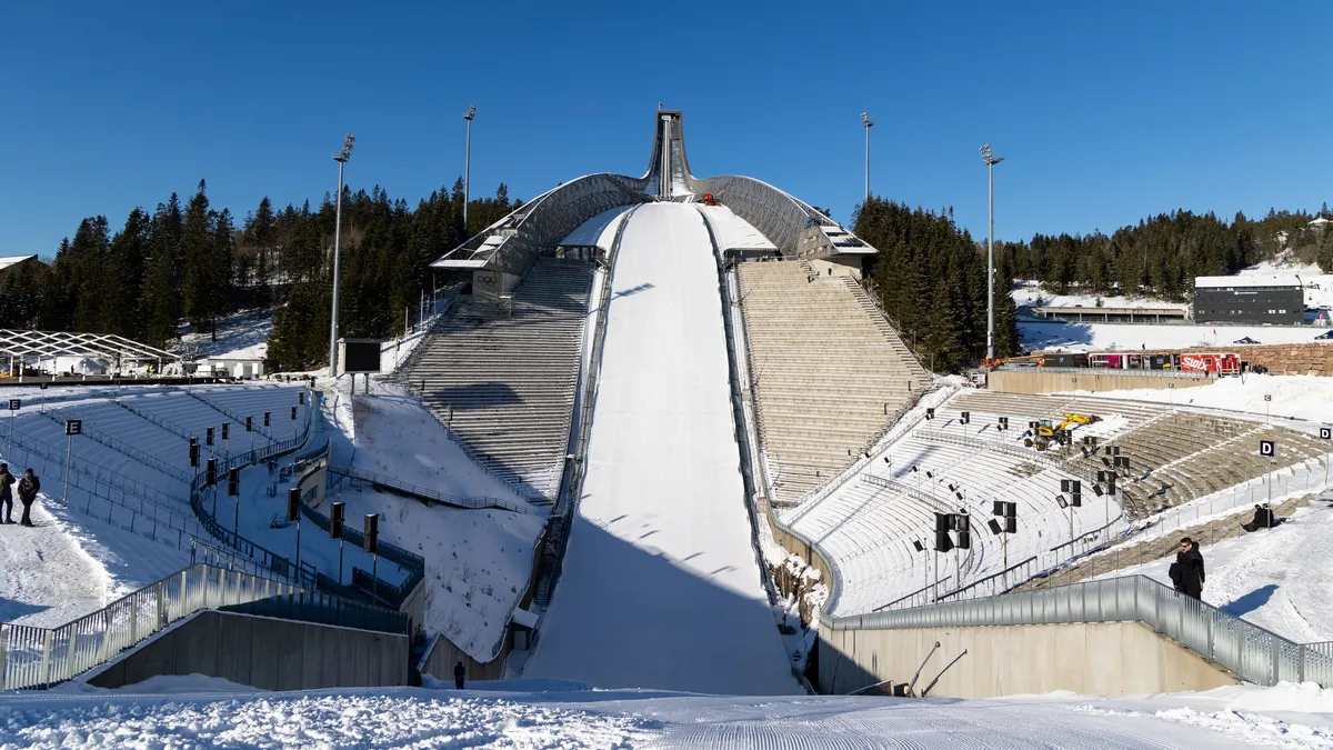 Tremplin de saut à ski de Holmenkollen, Norvège — Nicolas Marincic