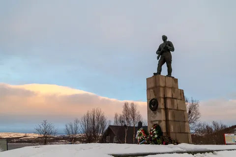 Monument au soldat soviétique de Kirkenes, Norvège — Nicolas Marincic