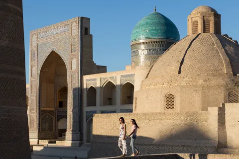 Coupoles et médersa de Boukhara, Ouzbékistan — Nicolas Marincic