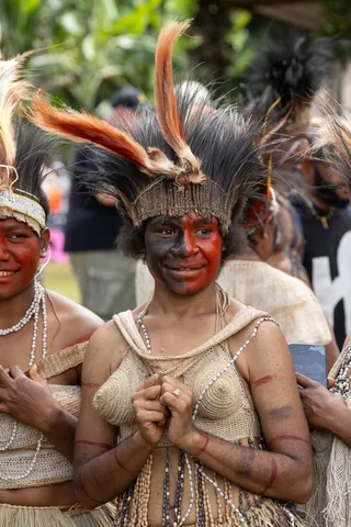 Smiling painted girl, Mount Hagen Show, Papua — Nicolas Marincic