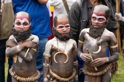 Bearded painted boys, Mount Hagen Show, Papua — Nicolas Marincic