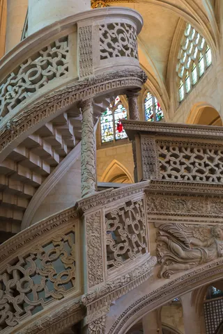 Escalier à vis du jubé de Saint-Étienne-du-Mont, France — Nicolas Marincic