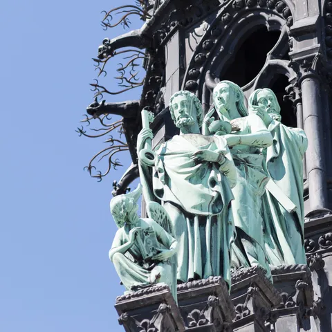 Apôtres de cuivre de la flèche de Notre-Dame, avant leur dépose, France — Nicolas Marincic
