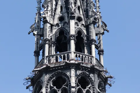 Sommet de la flèche de Viollet-le-Duc, Notre-Dame, France — Nicolas Marincic