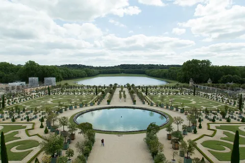 Parterre de l’Orangerie et pièce d’eau des Suisses, Versailles, France — Nicolas Marincic