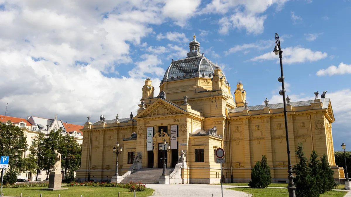 Pavillon des Arts, place du Roi-Tomislav, Zagreb, Croatie — Nicolas Marincic