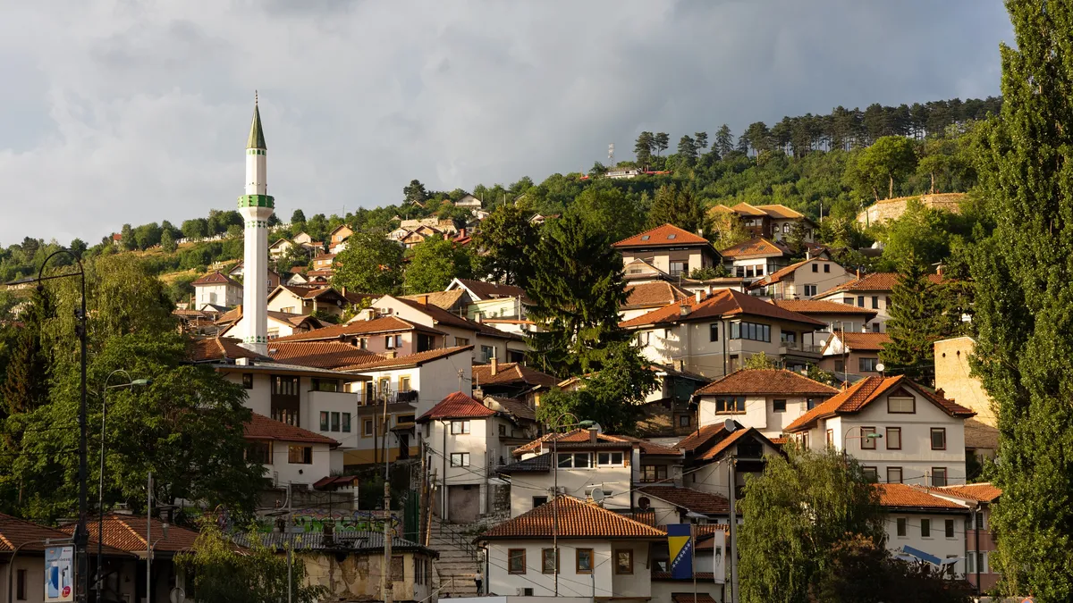Hillside houses and minaret of Vratnik, Sarajevo, Bosnia and Herzegovina — Nicolas Marincic