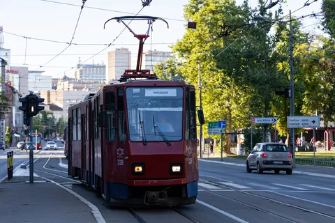 Tramway rouge, Belgrade, Serbie — Nicolas Marincic