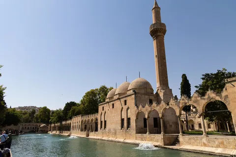 Rizvaniye Mosque by the sacred pool of Urfa, Turkey — Nicolas Marincic