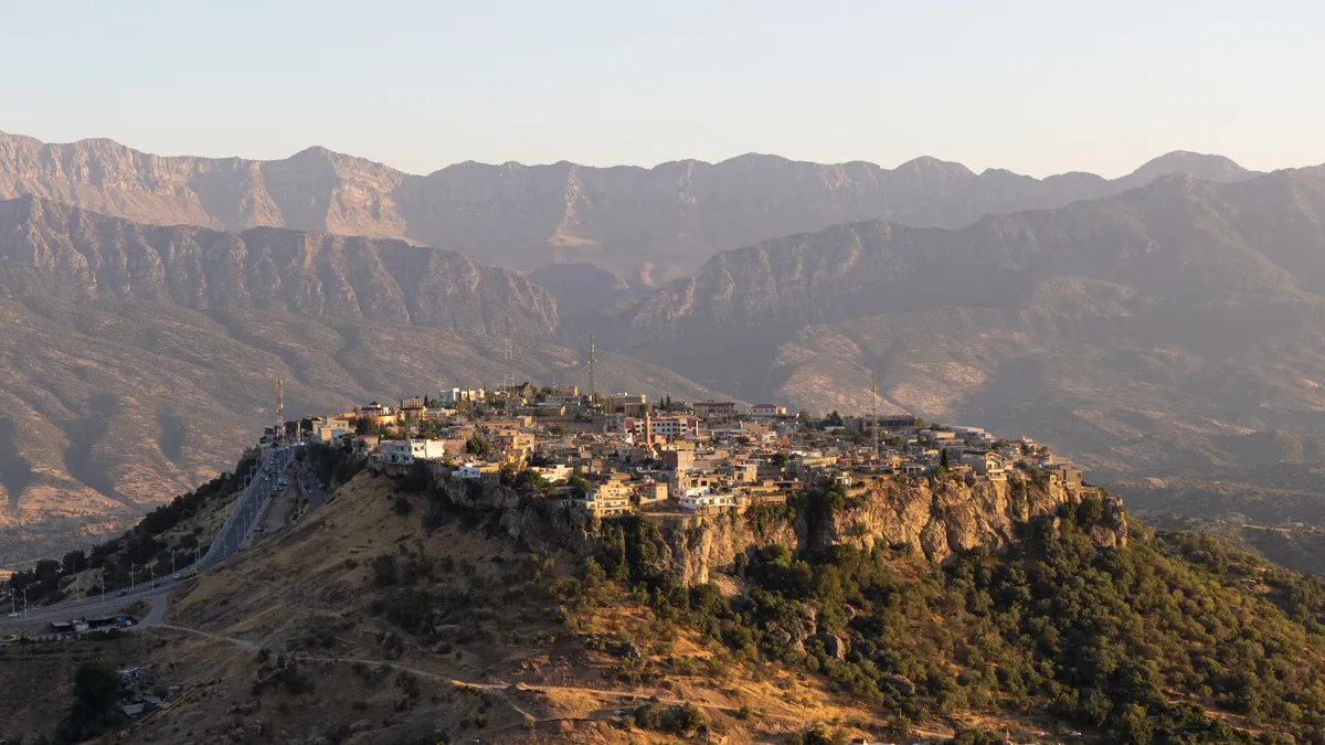 Amadiya on its mesa in evening light, Iraq (Kurdistan) — Nicolas Marincic
