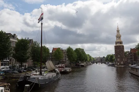 Oudeschans canal and Montelbaanstoren, Amsterdam, Netherlands — Nicolas Marincic