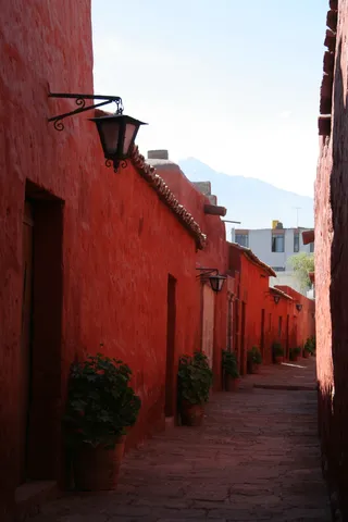 Red lane in the Santa Catalina Monastery, Arequipa, Peru — Nicolas Marincic