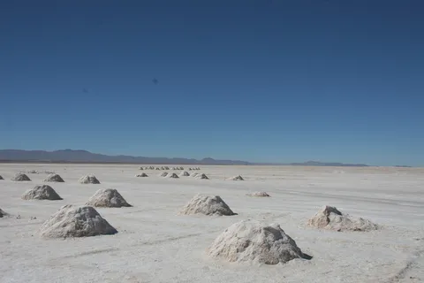 Monticules de sel près de Colchani, salar d’Uyuni, Bolivie — Nicolas Marincic