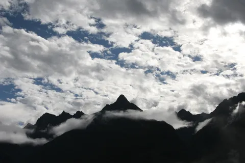 Andean peaks and clouds around Machu Picchu, Peru — Nicolas Marincic