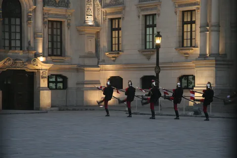 Guard marching at the Government Palace, Lima, Peru — Nicolas Marincic