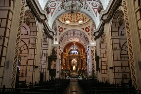 Red-and-white mudéjar painted vaults, Lima, Peru — Nicolas Marincic
