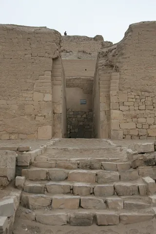 Passage and steps between adobe walls, Peru — Nicolas Marincic