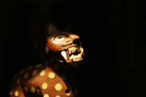 Spotted jaguar vessel, Museo Larco, Peru — Nicolas Marincic