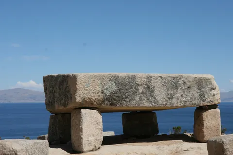 Inca ceremonial table near Chincana, Isla del Sol, Bolivia — Nicolas Marincic