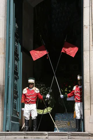 Colorados guards at the Palacio Quemado, La Paz, Bolivia — Nicolas Marincic
