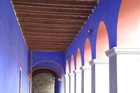 Blue arcade of the San Francisco cloister, La Paz, Bolivia — Nicolas Marincic