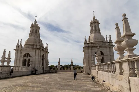 Terrasse et clochers de São Vicente de Fora, Lisbonne, Portugal — Nicolas Marincic
