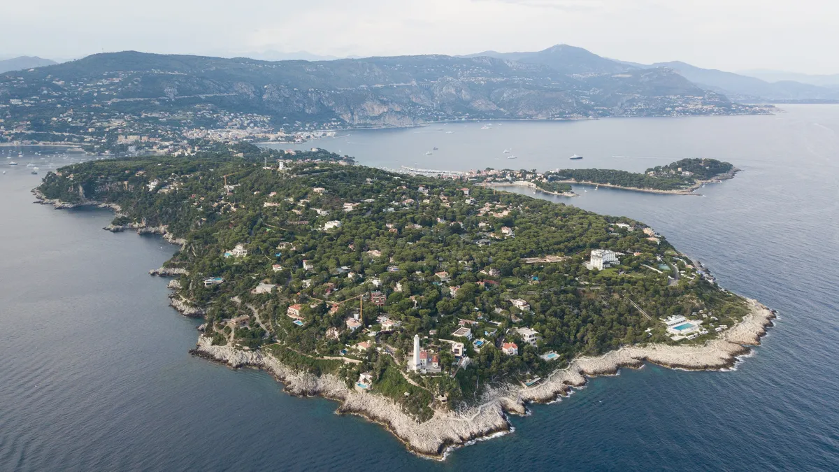 Presqu’île du Cap-Ferrat et la Côte d’Azur, France — Nicolas Marincic