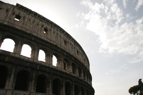 Enceinte extérieure du Colisée, Rome, Italie — Nicolas Marincic