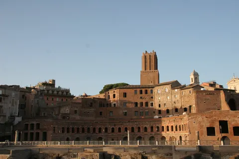 Marchés de Trajan et Torre delle Milizie à l’heure dorée, Italie — Nicolas Marincic