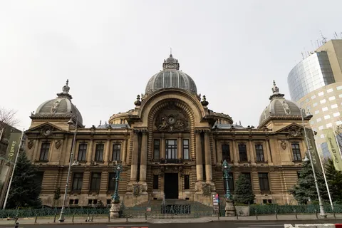Palais CEC sur Calea Victoriei, Bucarest, Roumanie — Nicolas Marincic