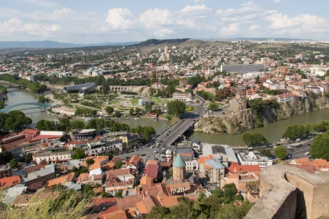 Tbilissi et la Koura depuis la forteresse de Narikala, Géorgie — Nicolas Marincic