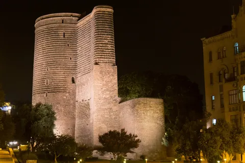 Tour de la Vierge la nuit, Bakou, Azerbaïdjan — Nicolas Marincic