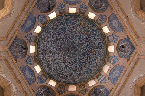 Coupole en mosaïque du mausolée de Turabek Khanum, Kounia-Ourguentch, Turkménistan — Nicolas Marincic