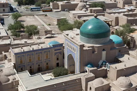 Khiva et la coupole du mausolée Pahlavan Mahmoud, Ouzbékistan — Nicolas Marincic