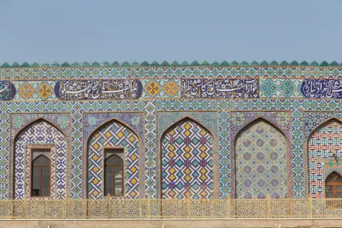 Façade de céramique bleue d’un palais, Ouzbékistan — Nicolas Marincic