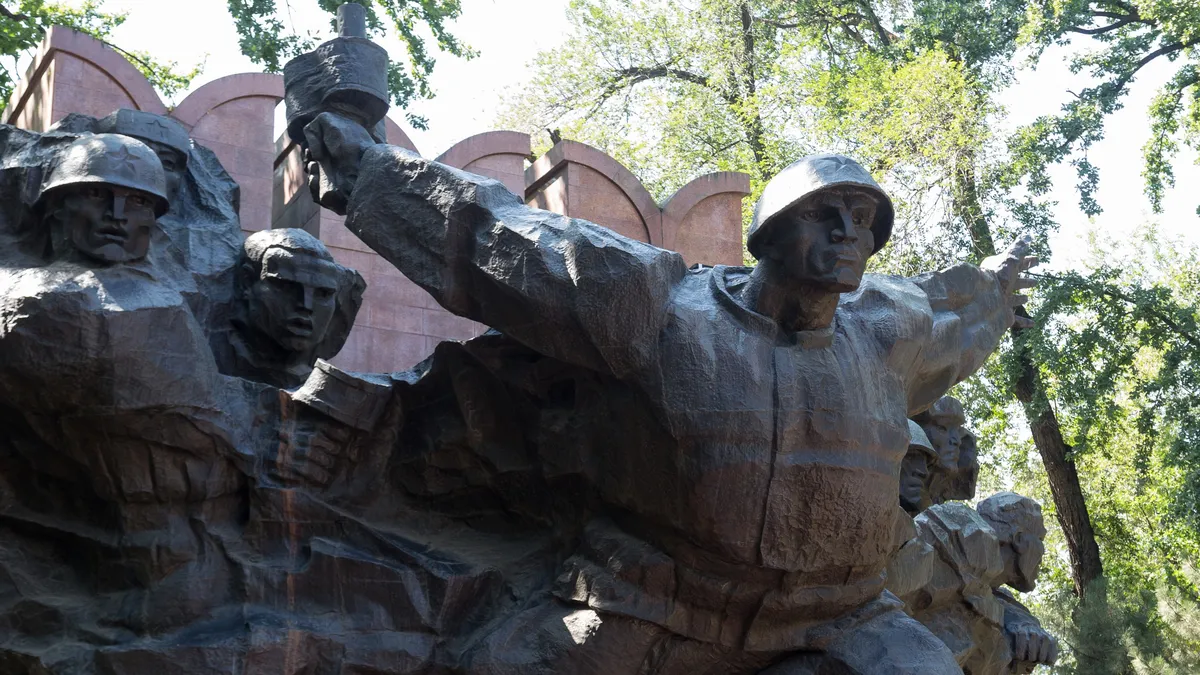Mémorial de la Seconde Guerre mondiale, parc Panfilov, Almaty, Kazakhstan — Nicolas Marincic