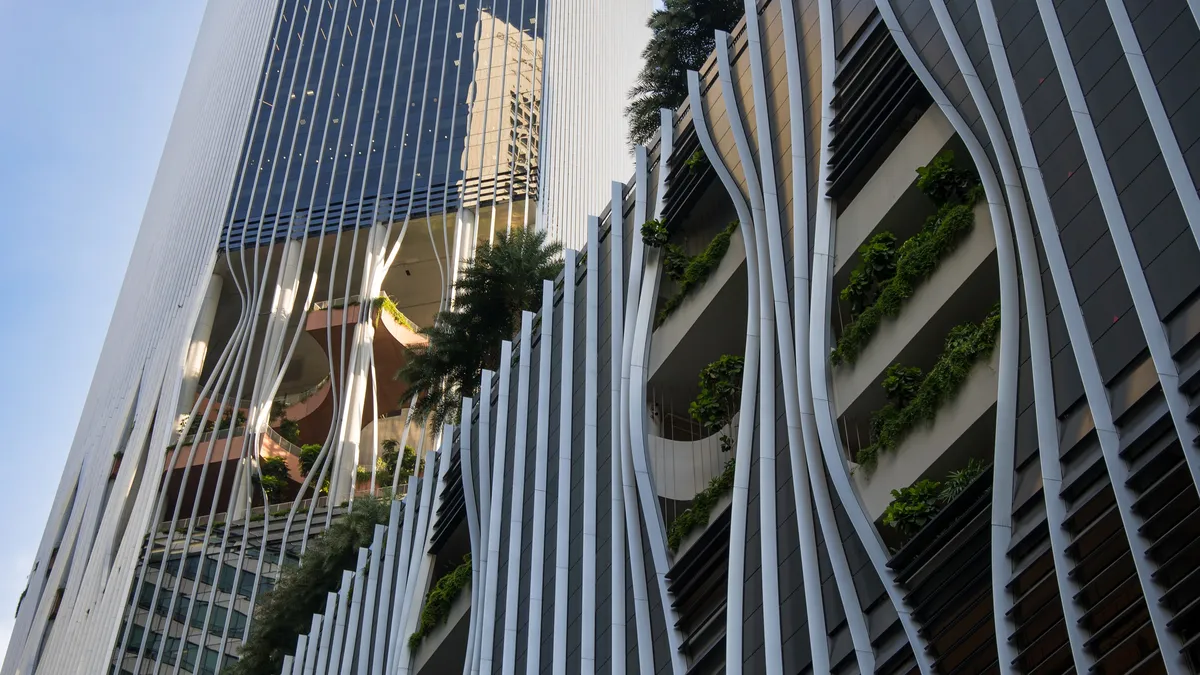 Undulating tower facade, Singapore — Nicolas Marincic