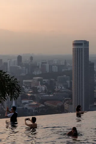 Infinity pool at Marina Bay Sands, Singapore — Nicolas Marincic