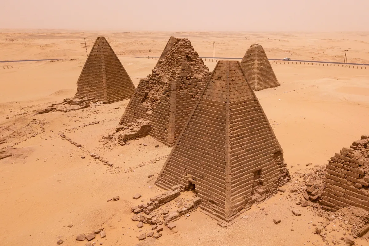 Jebel Barkal pyramids and Nile railway, aerial view, Sudan — Nicolas Marincic