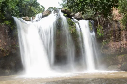 Haew Suwat waterfall, Khao Yai, Thailand — Nicolas Marincic